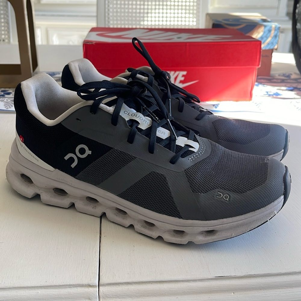 Women’s running shoes